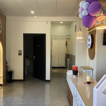 Mauritius Tea - Street entry, seating, bathroom, counter - Bubble Tea Near Me - University Place, Washington Mauritius Tea - Street entry, seating, bathroom, counter - Bubble Tea Near Me - University Place, Washington