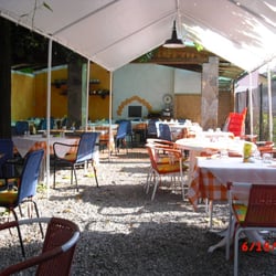 Trattoria Giardino - Gemütliche Umgebung der Gartenpizzeria