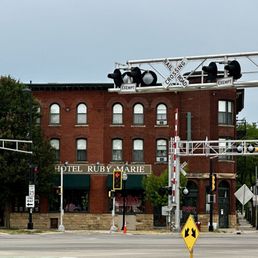 Hotel Ruby Marie - Front of hotel - Hotels Near Me - Madison, Wisconsin