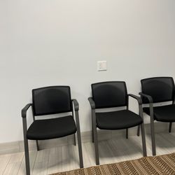 CREEKSIDE DENTAL CARE - Waiting room..