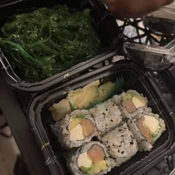 Tomo 202 - Seaweed salad and roll - Ramen Near Me - Brookfield, Connecticut Tomo 202 - Seaweed salad and roll - Ramen Near Me - Brookfield, Connecticut