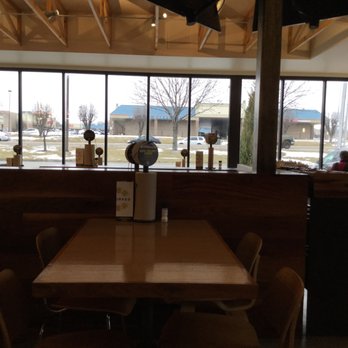 Unforked - Dining area - Burgers Near Me - Overland Park, Kansas