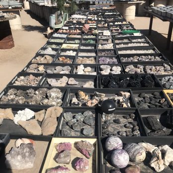 T Rocks - Rocks rocks and more rocks - Arts & Crafts Near Me - Quartzsite, Arizona T Rocks - Rocks rocks and more rocks - Arts & Crafts Near Me - Quartzsite, Arizona