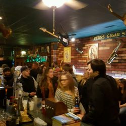 Bern's Tavern - Typical Friday night