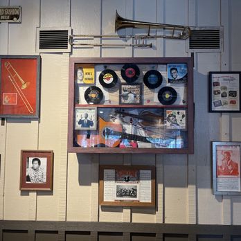 Cracker Barrel Old Country Store - Blues both - New American Near Me - Savannah, Georgia