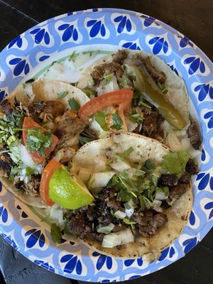 Basilios Tacos by null