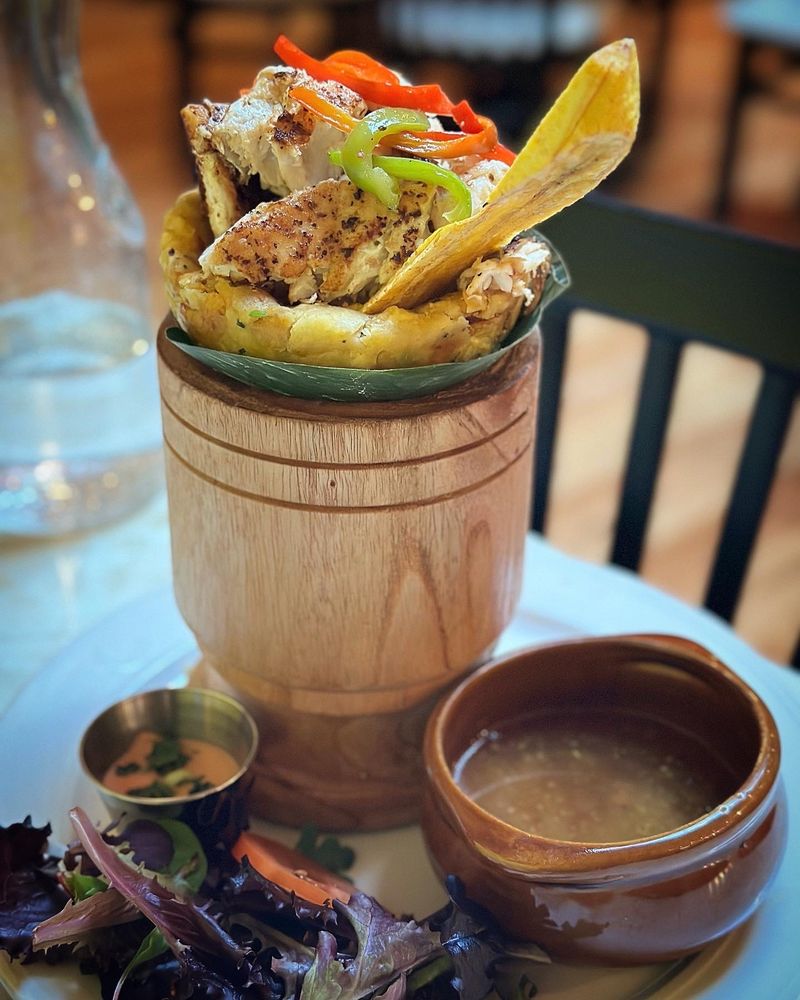 Food from Elie’s Chinchorro