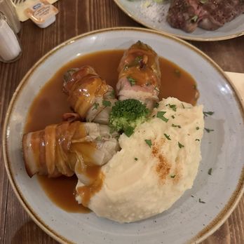 Le Fin de Siècle - Beef stuffed endive wrapped in bacon - Brasseries Near Me - Brussel, BRU