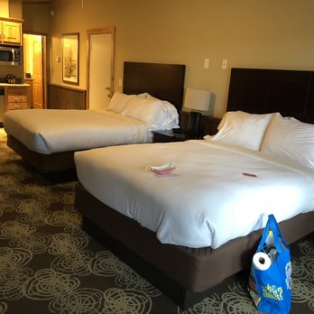 Explorer Cabins at Yellowstone - 2 queen bed cabin - Hotels Near Me - West Yellowstone, Montana Explorer Cabins at Yellowstone - 2 queen bed cabin - Hotels Near Me - West Yellowstone, Montana