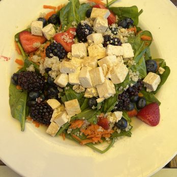 Miracle Mile Cafe - Yummy Rainbow Salad - Breakfast & Brunch Near Me - San Rafael, California