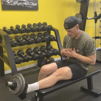 Knee Ability Narine - Strengthening tibialis muscles with solo tib bar raises. The stronger your tibialis muscles, the more protected your knees. - Trainers Near Me Knee Ability Narine - Strengthening tibialis muscles with solo tib bar raises. The stronger your tibialis muscles, the more protected your knees. - Trainers Near Me