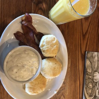 Cracker Barrel Old Country Store - Breakfast & Brunch Near Me - Shepherdsville, Kentucky