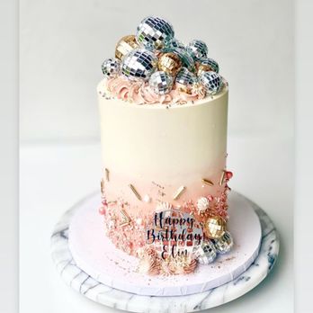Kendal Jean Bakes - Strawberry cream cake - Custom Cakes Near Me Kendal Jean Bakes - Strawberry cream cake - Custom Cakes Near Me