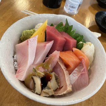 Kiyo Sushi & Sake - Chirashi Bowl - Japanese Near Me - Irvine, California