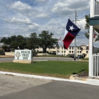 Peach Tree Inn & Suites - Hotels Near Me - Fredericksburg, Texas Peach Tree Inn & Suites - Hotels Near Me - Fredericksburg, Texas
