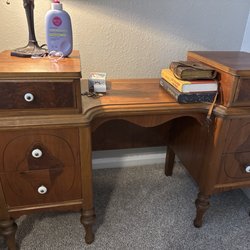 Pro Furniture Repair - Looks and functions like new while maintaining the original qualities of the piece.