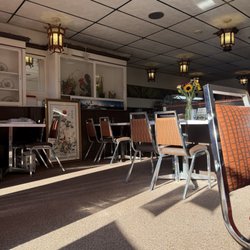 Yummy Yummy Chinese Restaurant - Dining room