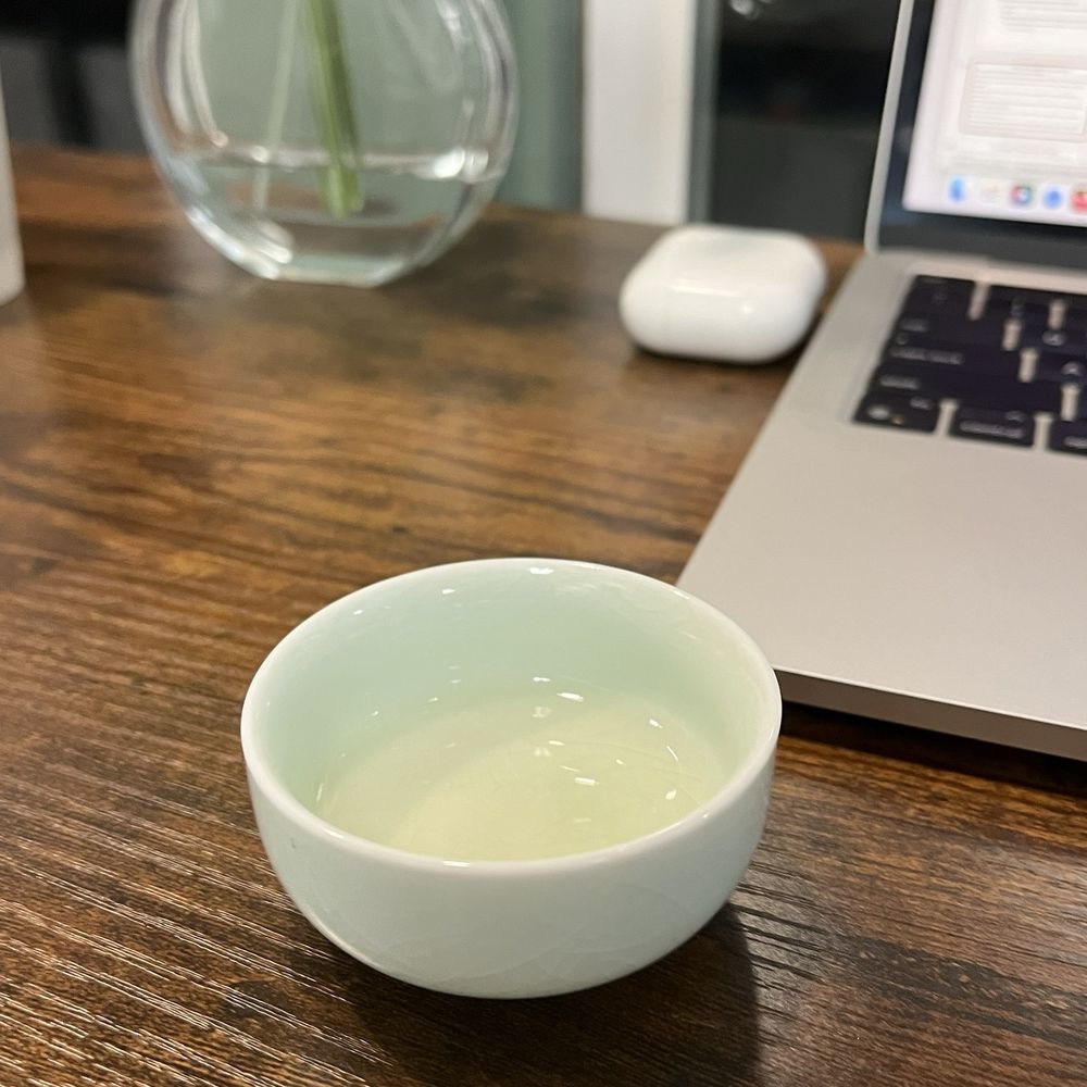 Dragon Well Green Tea () Dragon Well Green Tea ()