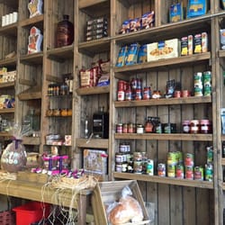 Roscoe's Deli Bar - Lots of great goodies to purchase