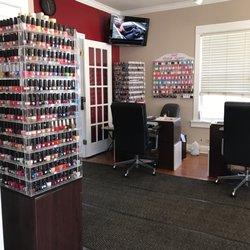 Phabulux Nails Salon - A lot of nail polish