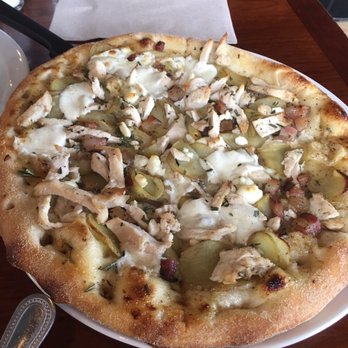 Paesanos - Potato rosemary chicken pizza - Italian Near Me - Davis, California Paesanos - Potato rosemary chicken pizza - Italian Near Me - Davis, California