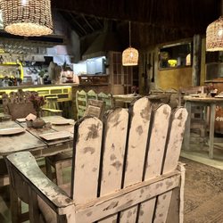 Mivida - Cute front seating, also back seating by the beach