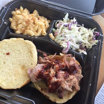 Earl's BBQ - Donuts Near Me - Chicago, Illinois