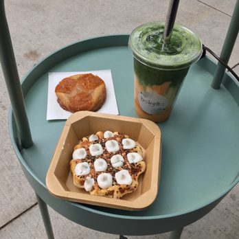 Boketto Tea Bar - Everything Bagel Liege Waffle w/ Dill Cream Cheese + Pumpkin Miso Caramel Cookie + Iced Dirty Pumpkin Matcha w/ Creme Caramel Purin - Bubble Tea Near Me - Vancouver, British Columbia Boketto Tea Bar - Everything Bagel Liege Waffle w/ Dill Cream Cheese + Pumpkin Miso Caramel Cookie + Iced Dirty Pumpkin Matcha w/ Creme Caramel Purin - Bubble Tea Near Me - Vancouver, British Columbia