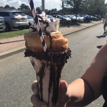 Carnivale Donut Bar - SMORES MILKSHAKE! - Donuts Near Me Carnivale Donut Bar - SMORES MILKSHAKE! - Donuts Near Me