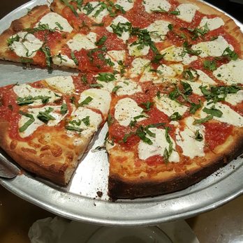 Zuccarelli - Margarita pizza! Very good - Pizza Near Me - Pompano Beach, Florida
