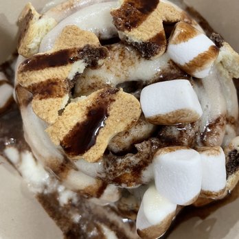 Cinnaholic - S'mores - Desserts Near Me - Seattle, Washington Cinnaholic - S'mores - Desserts Near Me - Seattle, Washington