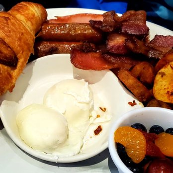 Maple Bacon Restaurant - Canadian Brunch - American Near Me - Plano, Texas Maple Bacon Restaurant - Canadian Brunch - American Near Me - Plano, Texas
