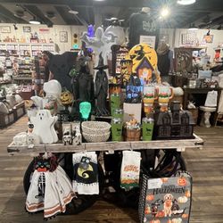 Cracker Barrel Old Country Store - Halloween decor