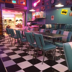 Rockin Burgers And Shakes - Utsikt från hörnet av restaurangdelen
