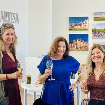 Sonoma Sisters Wine Tours - Great wine tasting at Artesa winery - Wine Tours Near Me Sonoma Sisters Wine Tours - Great wine tasting at Artesa winery - Wine Tours Near Me