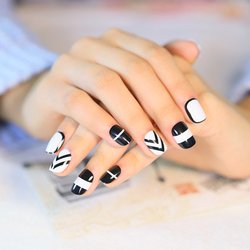Hollywood Nails - Find out more by searching for Nail Salon Name Official Website: https://vnailpro.com/hollywoodnails_northfield/