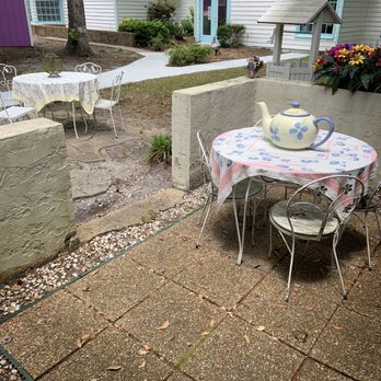Calabash Garden Tea Room - Outside seating - Tea Rooms Near Me - Calabash, North Carolina