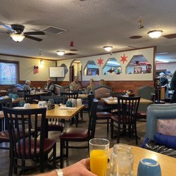 Red Apple - Dining area