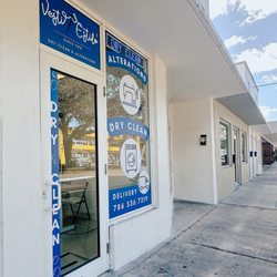 Vestiestilo Dry Clean & Alterations - Esta es la fachada de nuestra tienda en Miami springs dispuesta a ayudarles en lo que necesiten