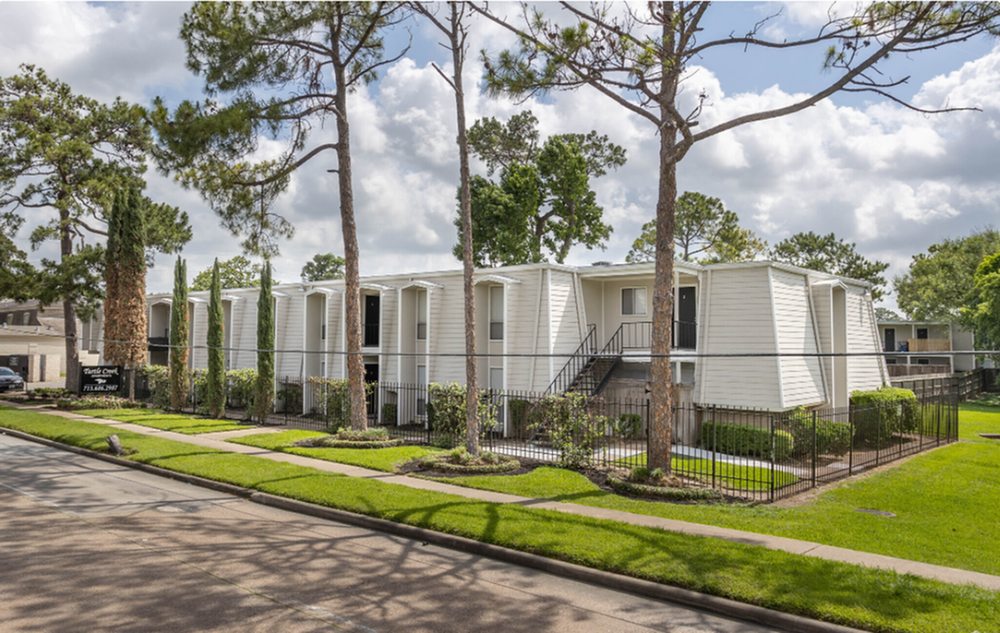TURTLE CREEK APTS Updated September 2024 2800 W T C Jester Blvd
