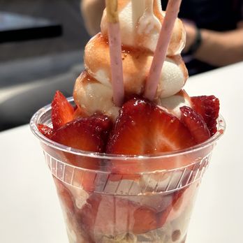 Dessert in Desert - Strawberry parfait - Desserts Near Me - Scottsdale, Arizona