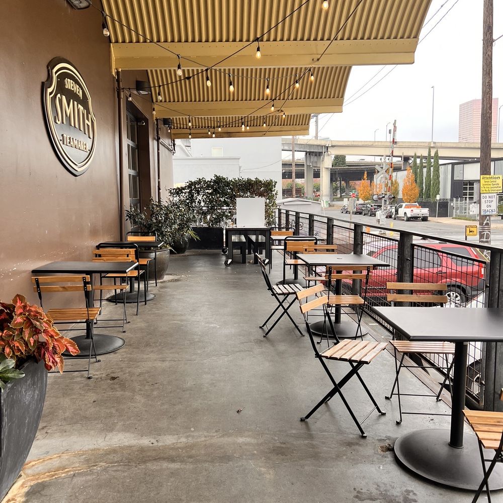 Smith Teamaker - Outdoor seating - Tea Rooms Near Me - Portland, Oregon