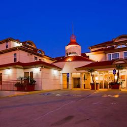 Best Western Plus Suites Hotel Coronado Island - Evening Hotel Exterior