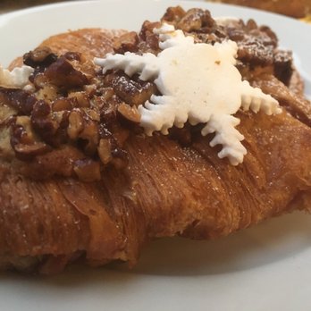 Dominique Ansel Bakery - Gingerbread Croissant - Bakeries Near Me - Victoria, XGL