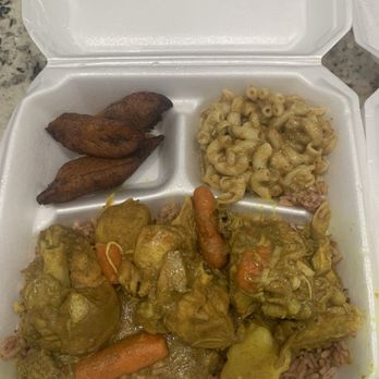 Jamaican Homestyle Grill - Curry Chicken with Rice & Peas - Caribbean Near Me - Kenner, Louisiana