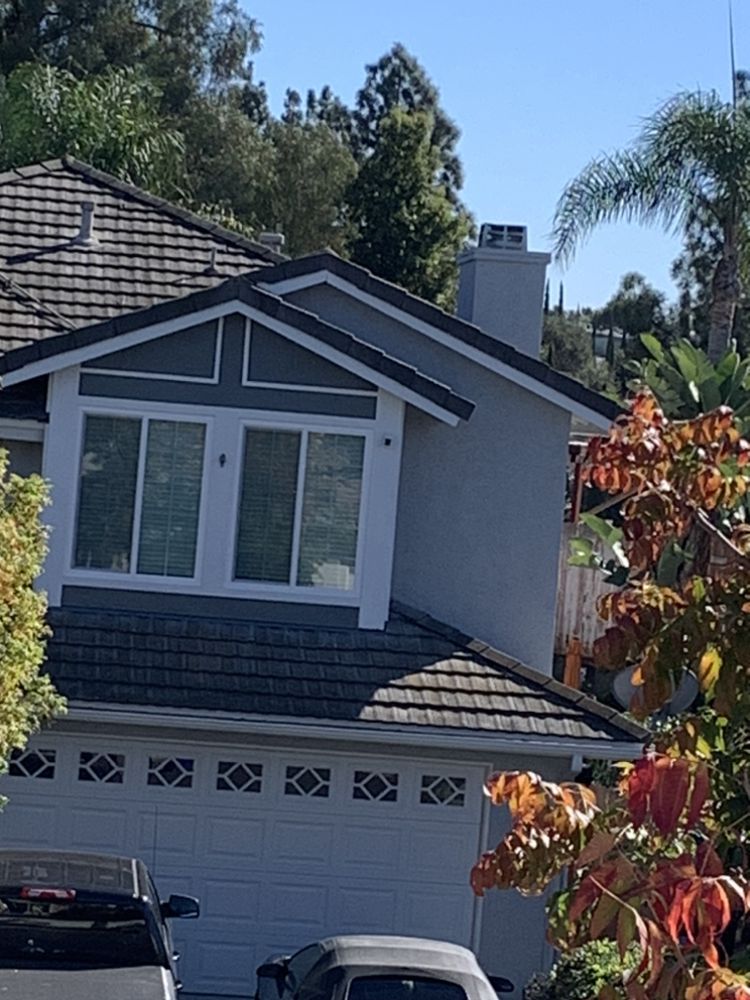 Slide of Aqua MG Roofing and Painting