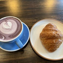Ube latte, croissant