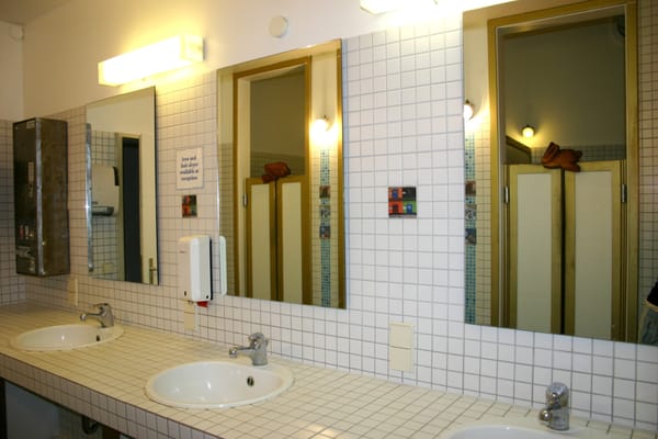 Instant Sleep Backpacker Hostel by null