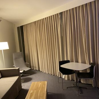 DoubleTree by Hilton Amsterdam Centraal Station - Hotels Near Me - Amsterdam, New Hampshire