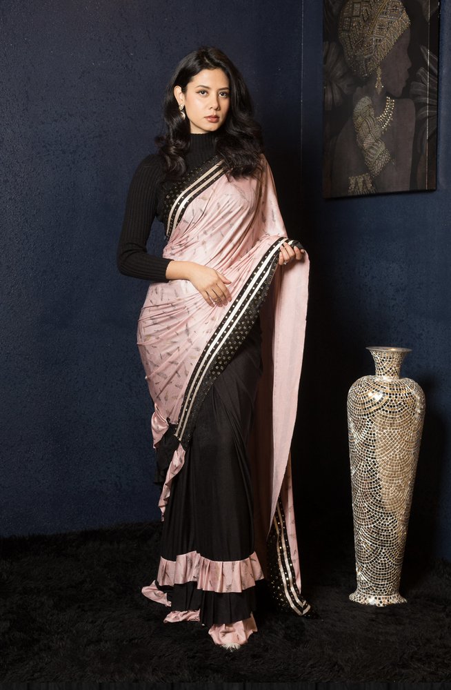 Anvi Couture Logo